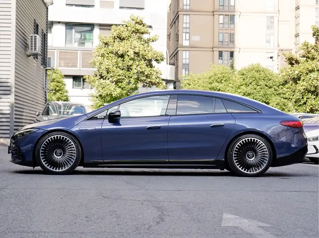 Mercedes-Benz EQS AMG — фото 4