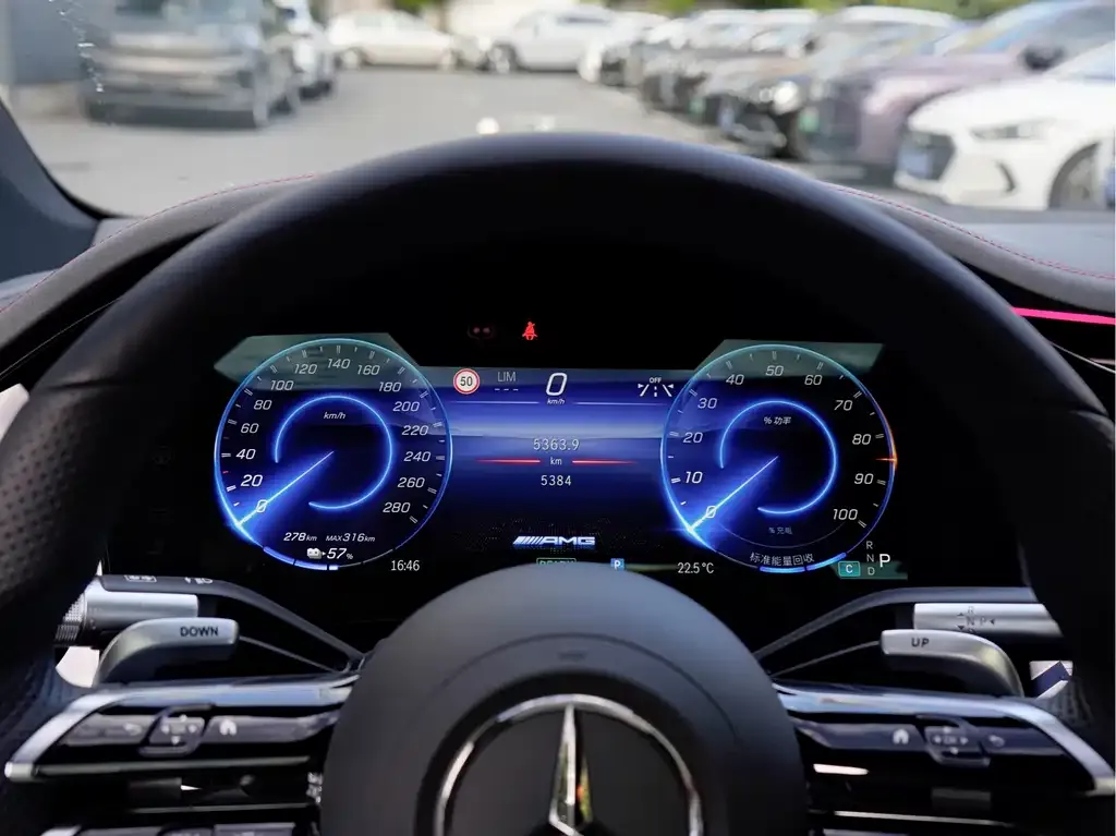 Mercedes-Benz EQS AMG — фото 3