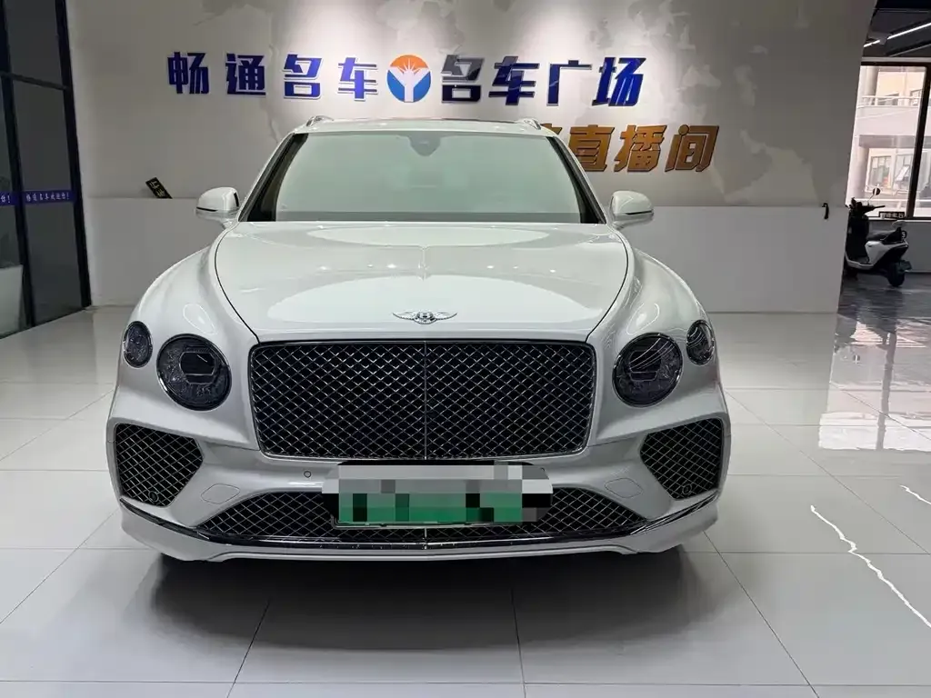 Bentley Bentayga PHEV — фото 1