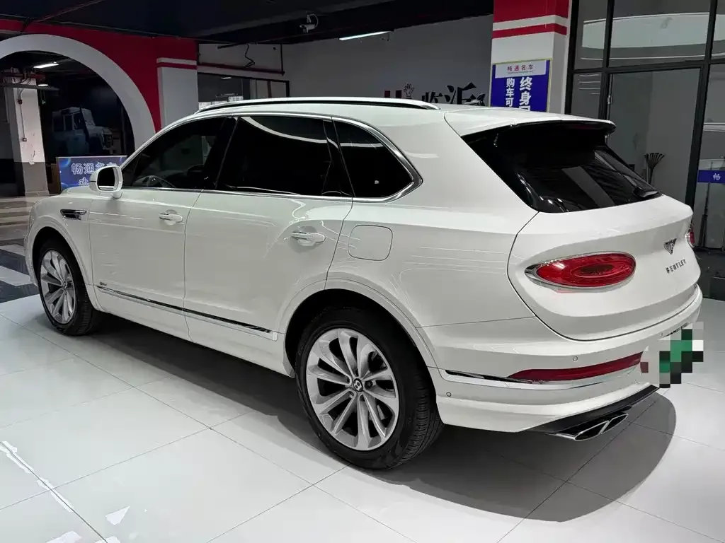 Bentley Bentayga PHEV — фото 4