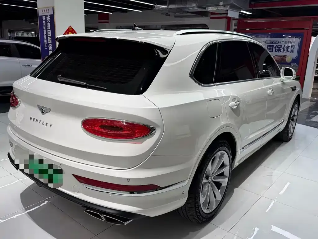 Bentley Bentayga PHEV — фото 6