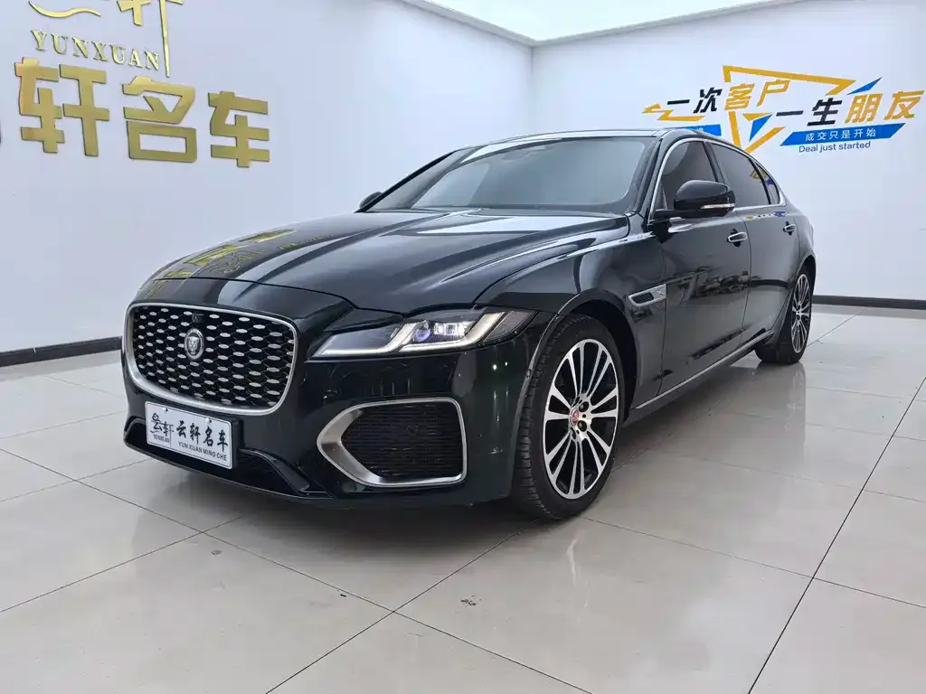 Jaguar XFL — фото 1
