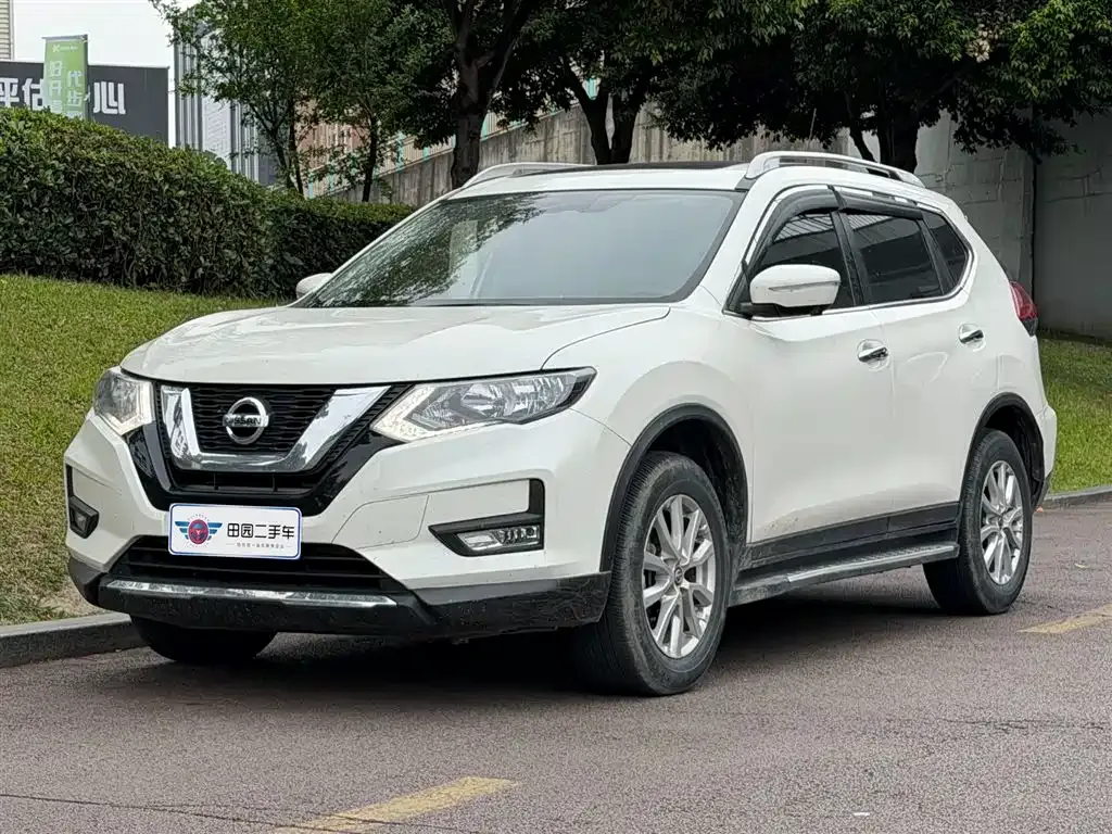 Nissan X-Trail — фото 1