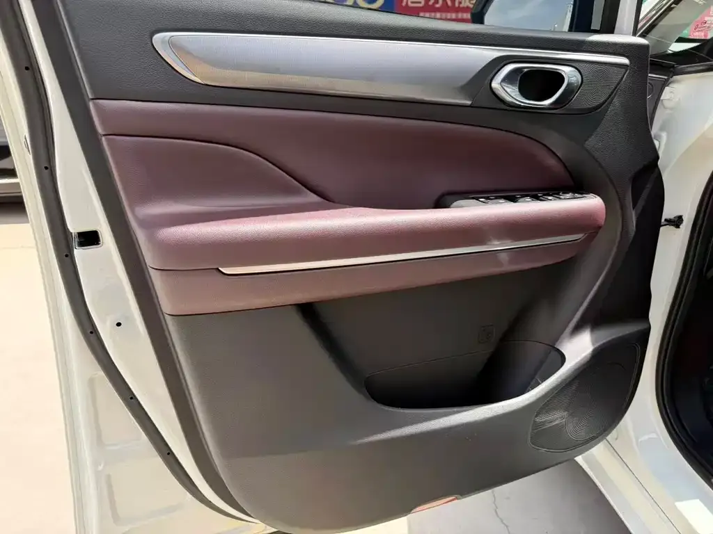GAC Motor Trumpchi M6 — фото 9