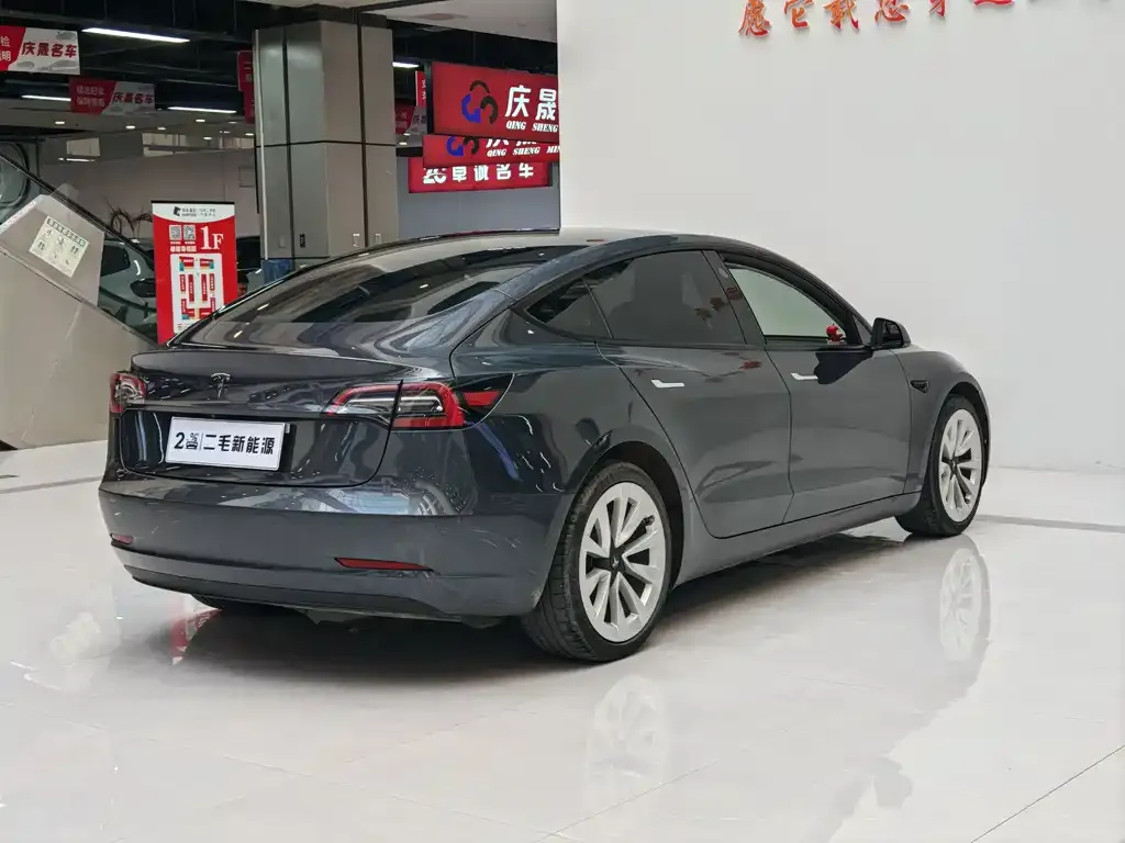 Tesla Model 3 — фото 5