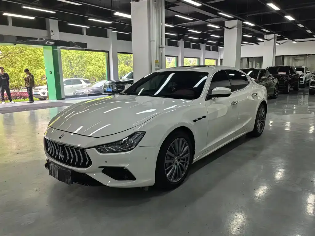 Maserati Ghibli — фото 1