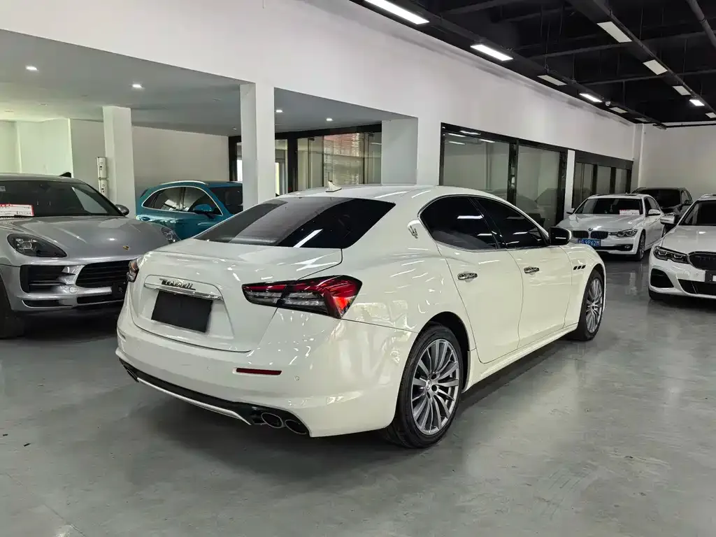 Maserati Ghibli — фото 10