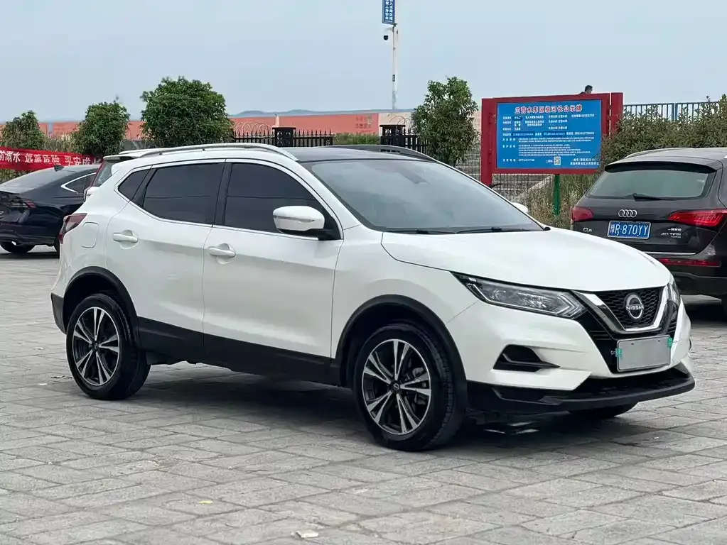 Nissan Qashqai — фото 4