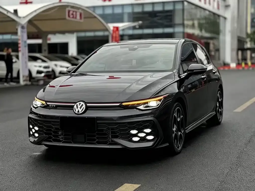 Volkswagen Golf GTI — фото 1