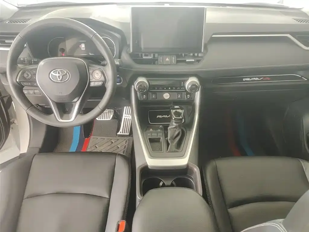 Toyota RAV4 — фото 3