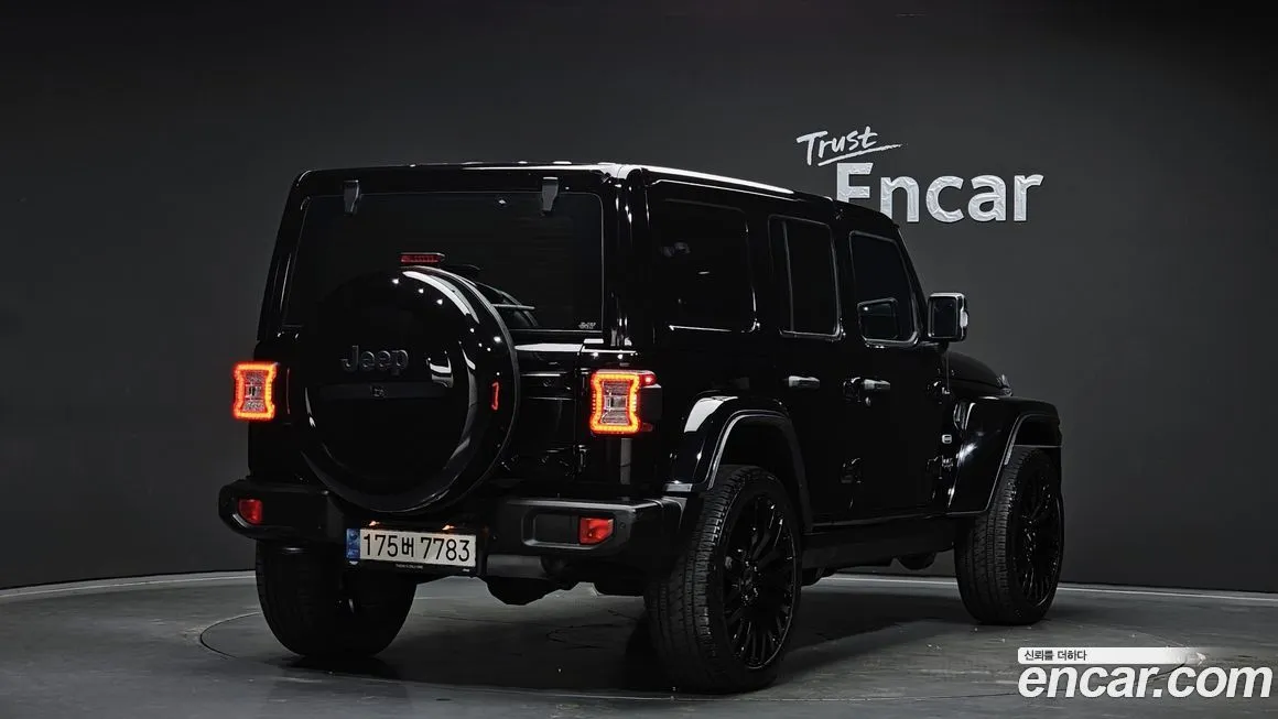 Jeep Wrangler — фото 8
