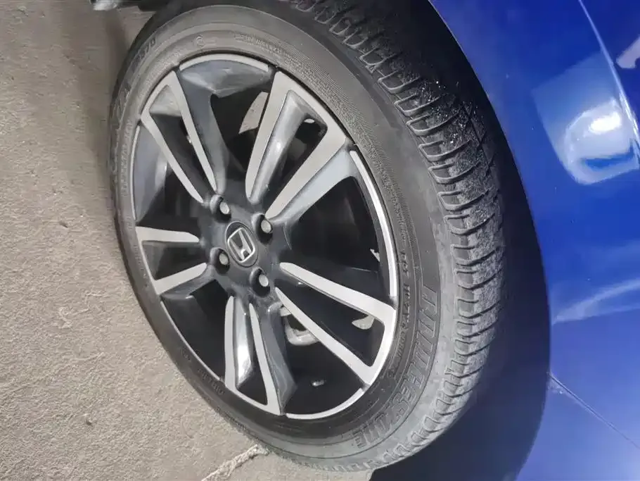 Honda Fit — фото 10