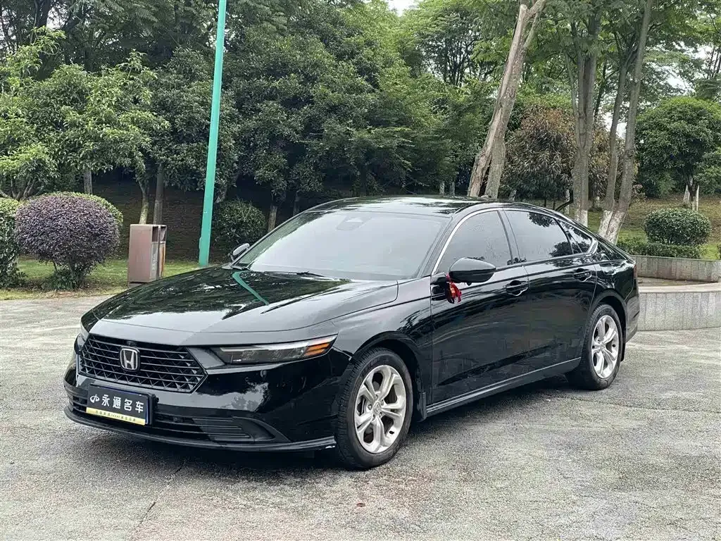 Honda Accord — фото 1