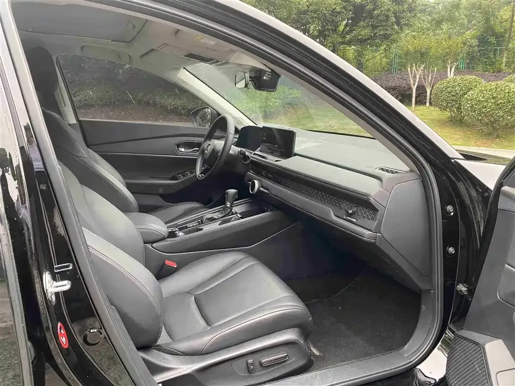Honda Accord — фото 9