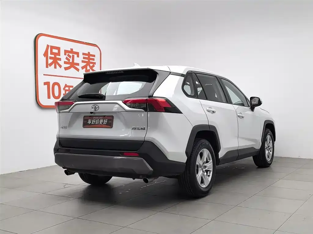 Toyota RAV4 — фото 3