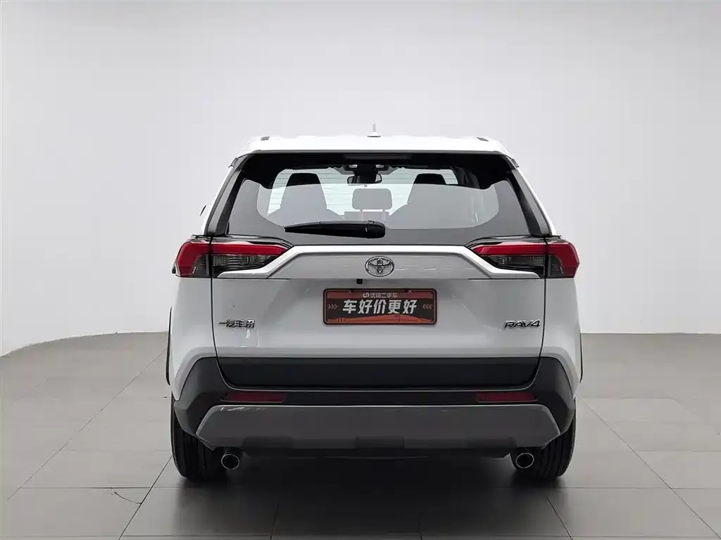 Toyota RAV4 — фото 9
