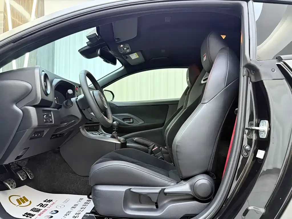 Toyota GR YARIS — фото 7