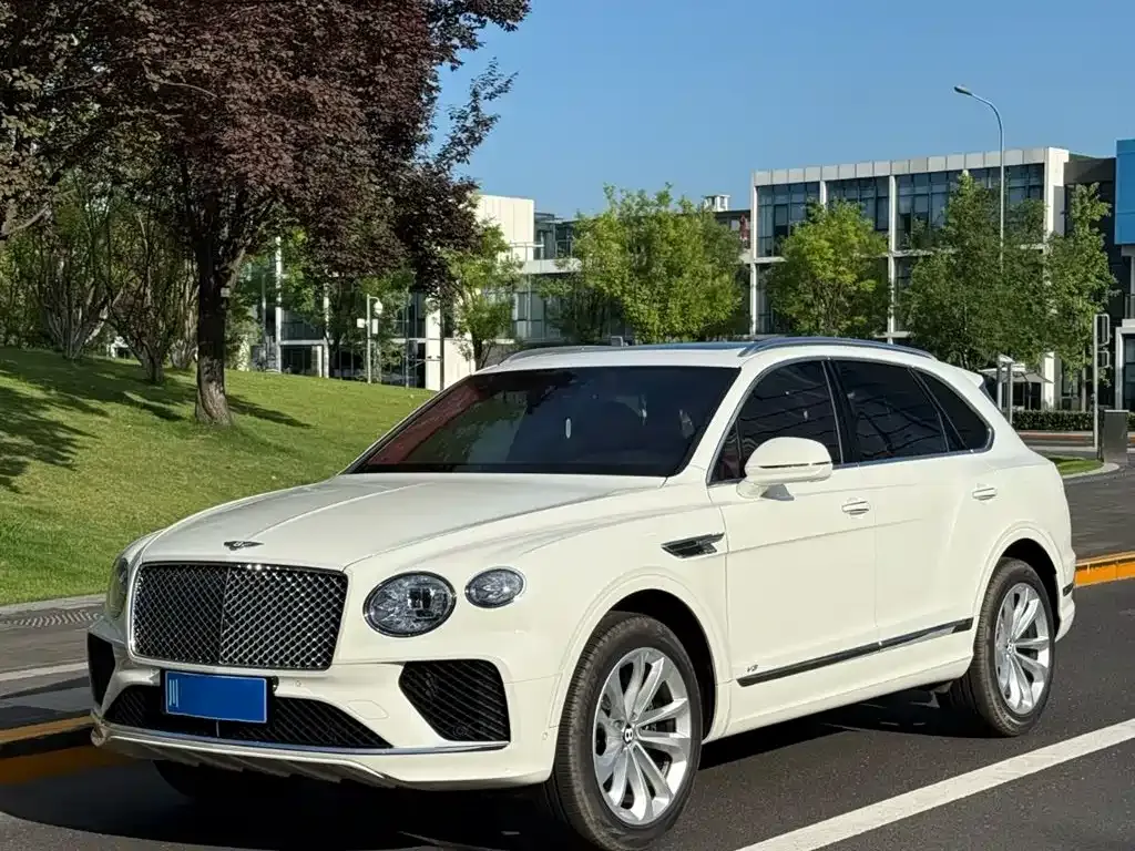 Bentley Bentayga — фото 1