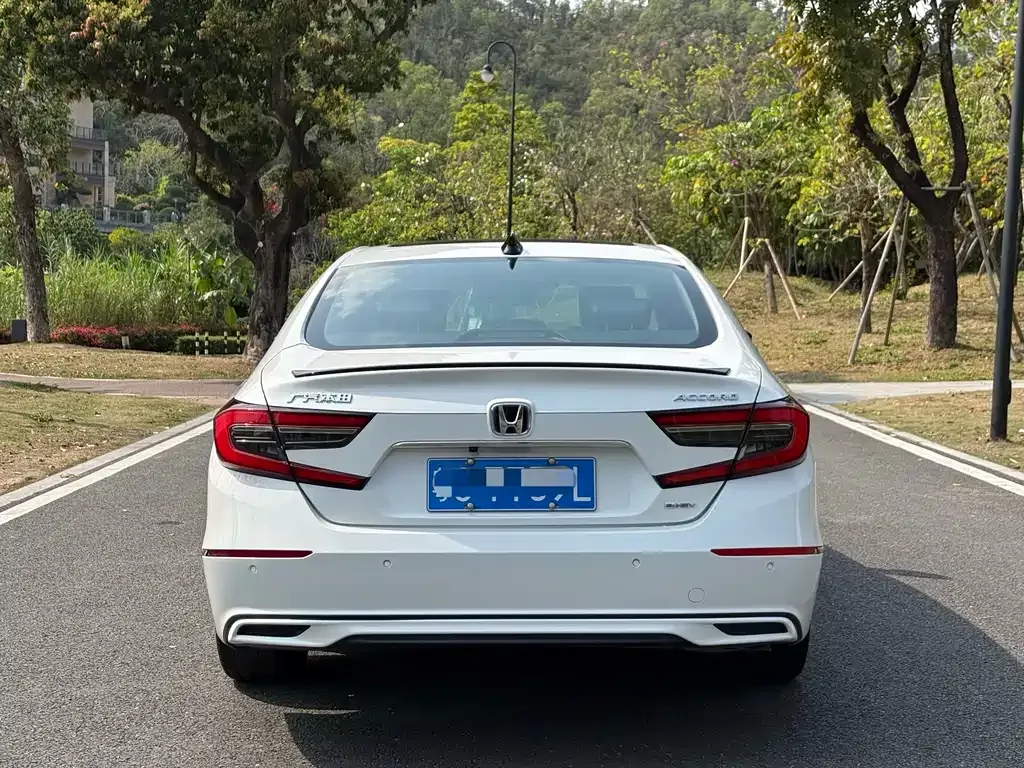 Honda Accord — фото 9