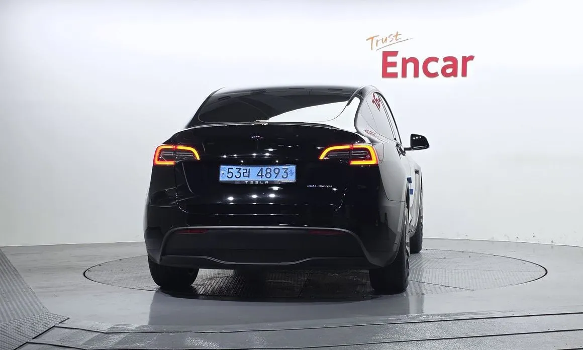 Tesla Model Y — фото 3