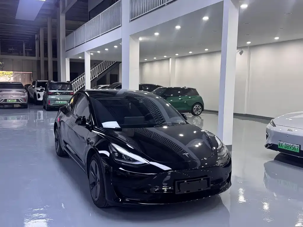 Tesla Model 3 — фото 2