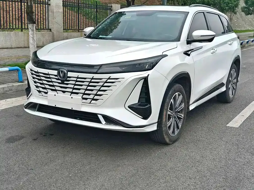 Changan CS75PLUS — фото 1