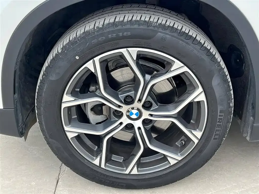 BMW X1 — фото 5