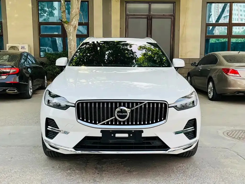 Volvo XC60 — фото 7