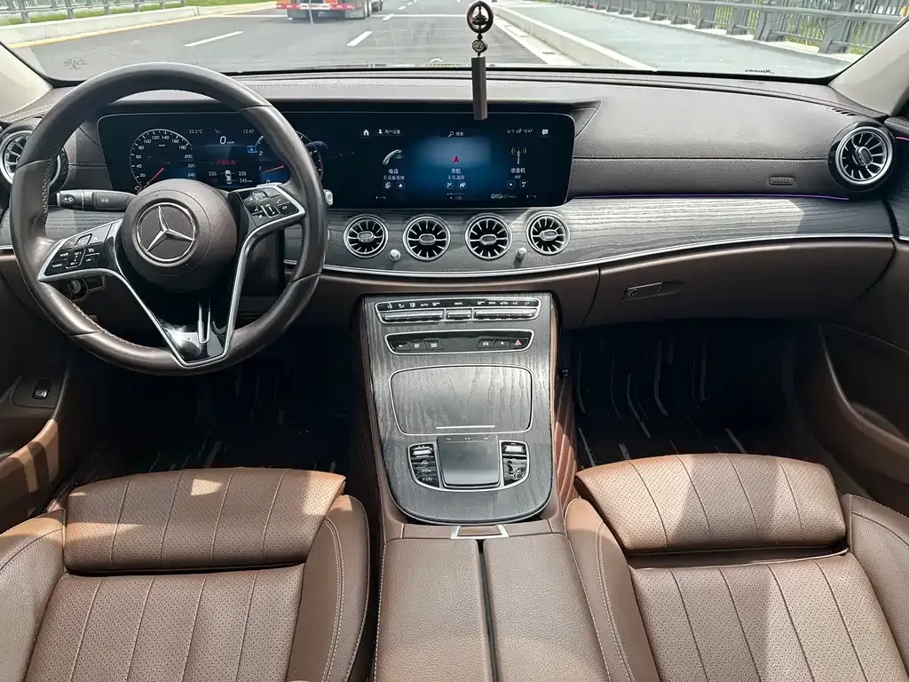 Mercedes-Benz E-Class — фото 8