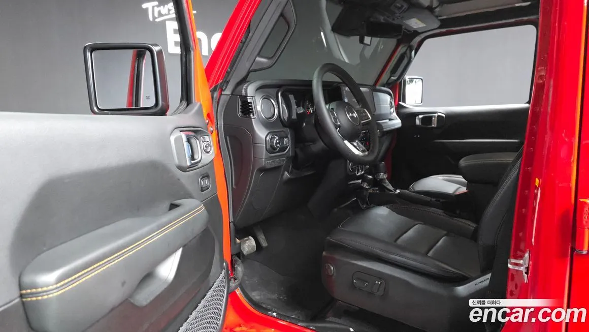 Jeep Wrangler — фото 10