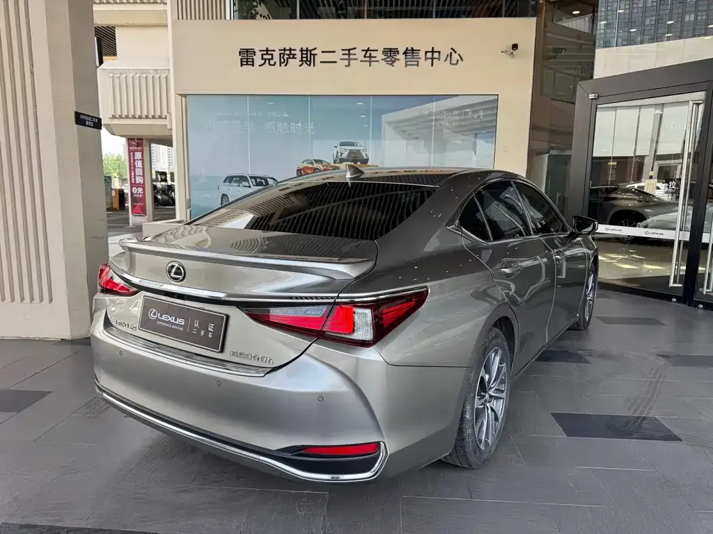 Lexus ES — фото 2