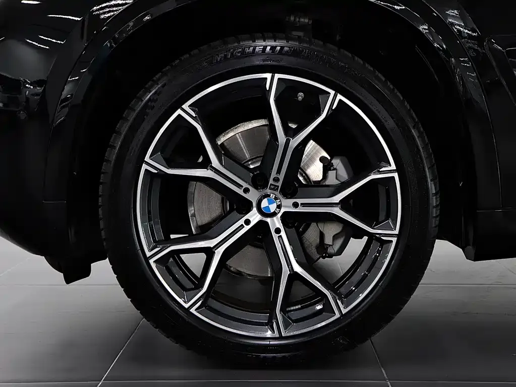 BMW X5 — фото 8