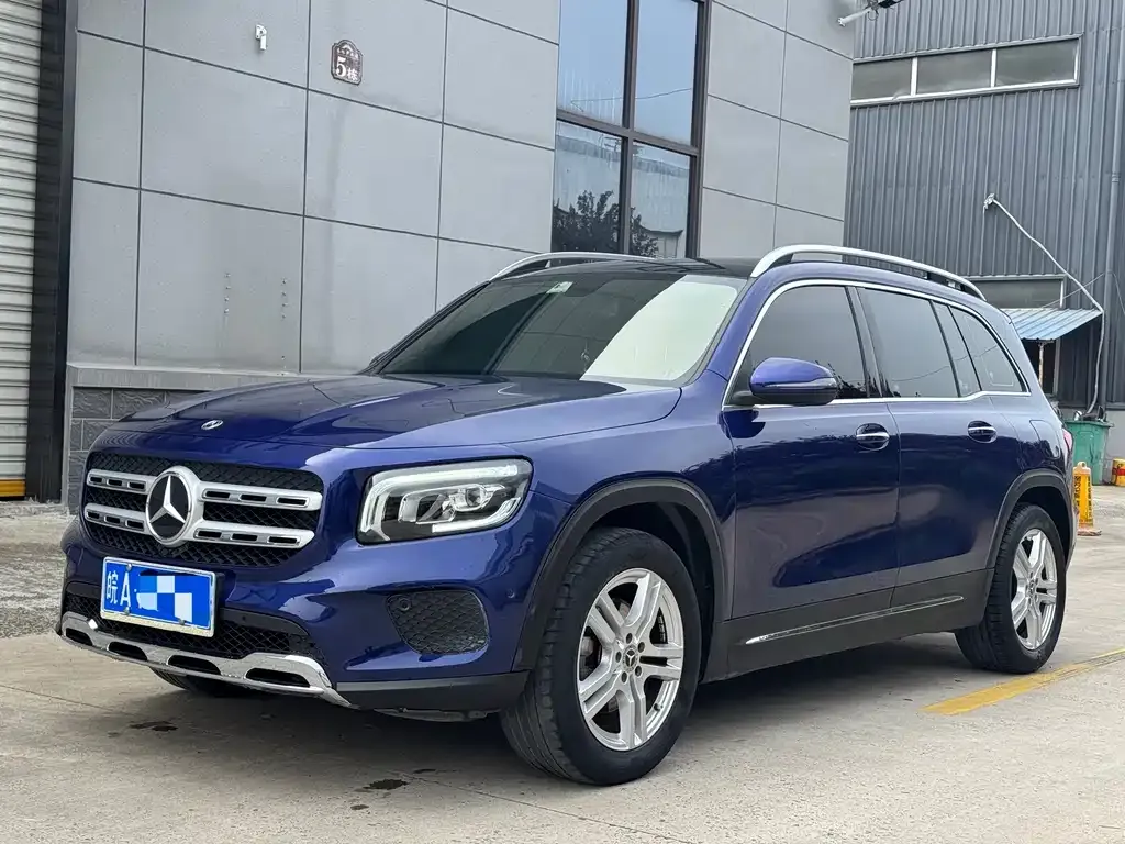 Mercedes-Benz GLB — фото 1