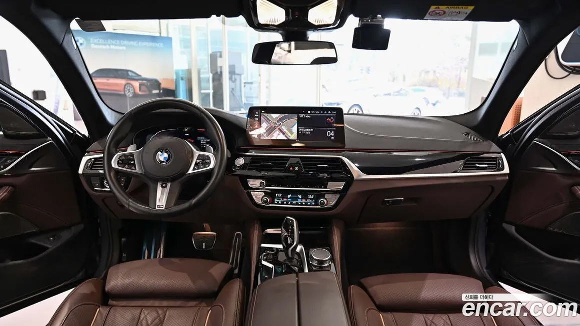BMW 5-Series — фото 10