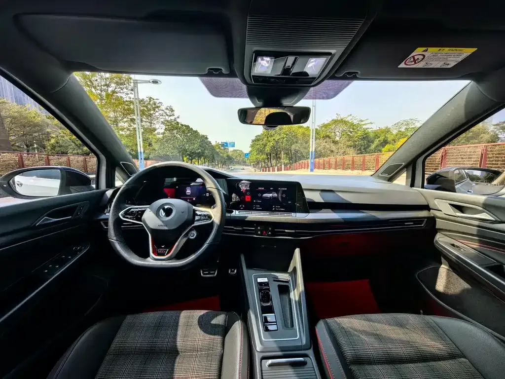 Volkswagen Golf GTI — фото 4