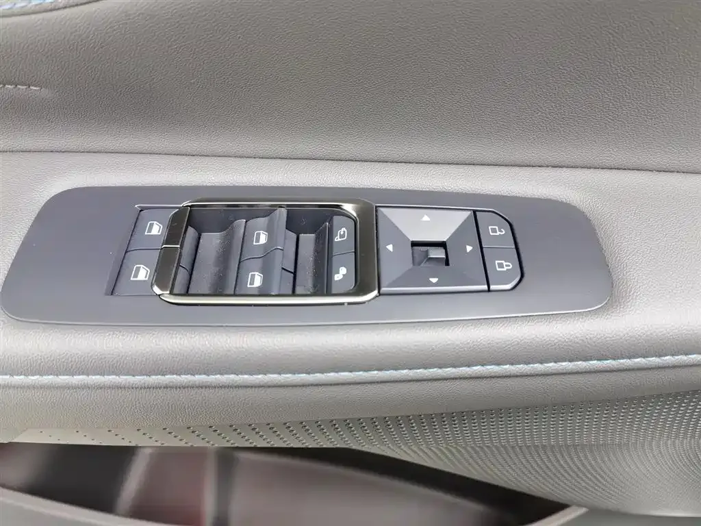 Ford Edge — фото 6