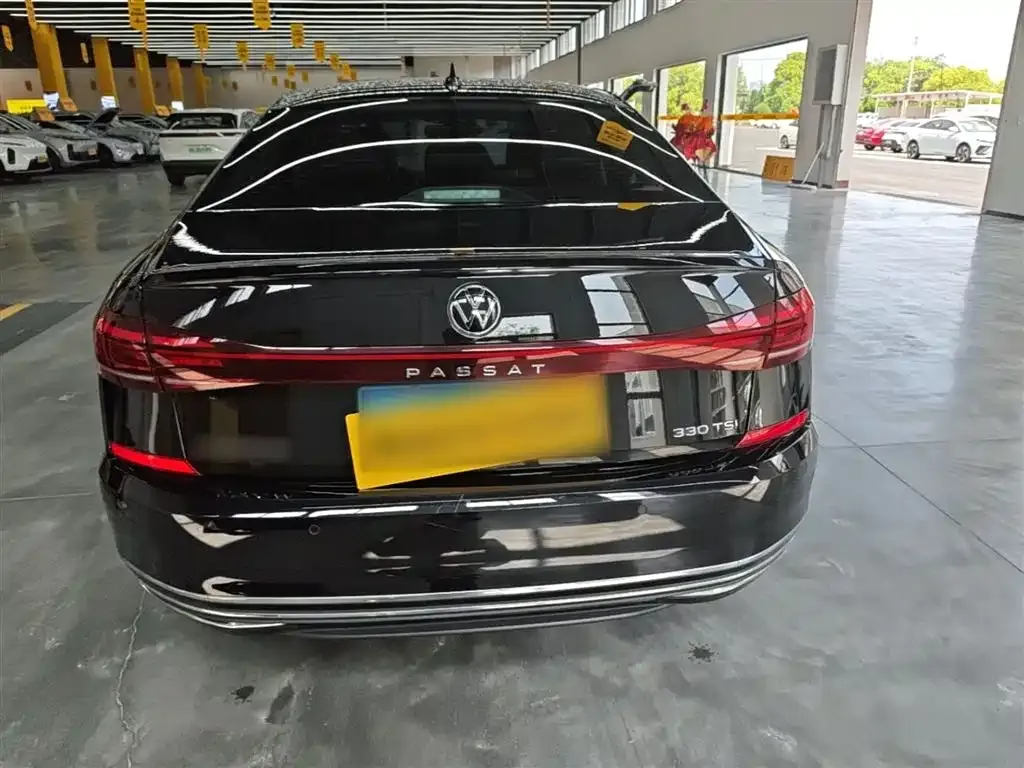 Volkswagen Passat — фото 8