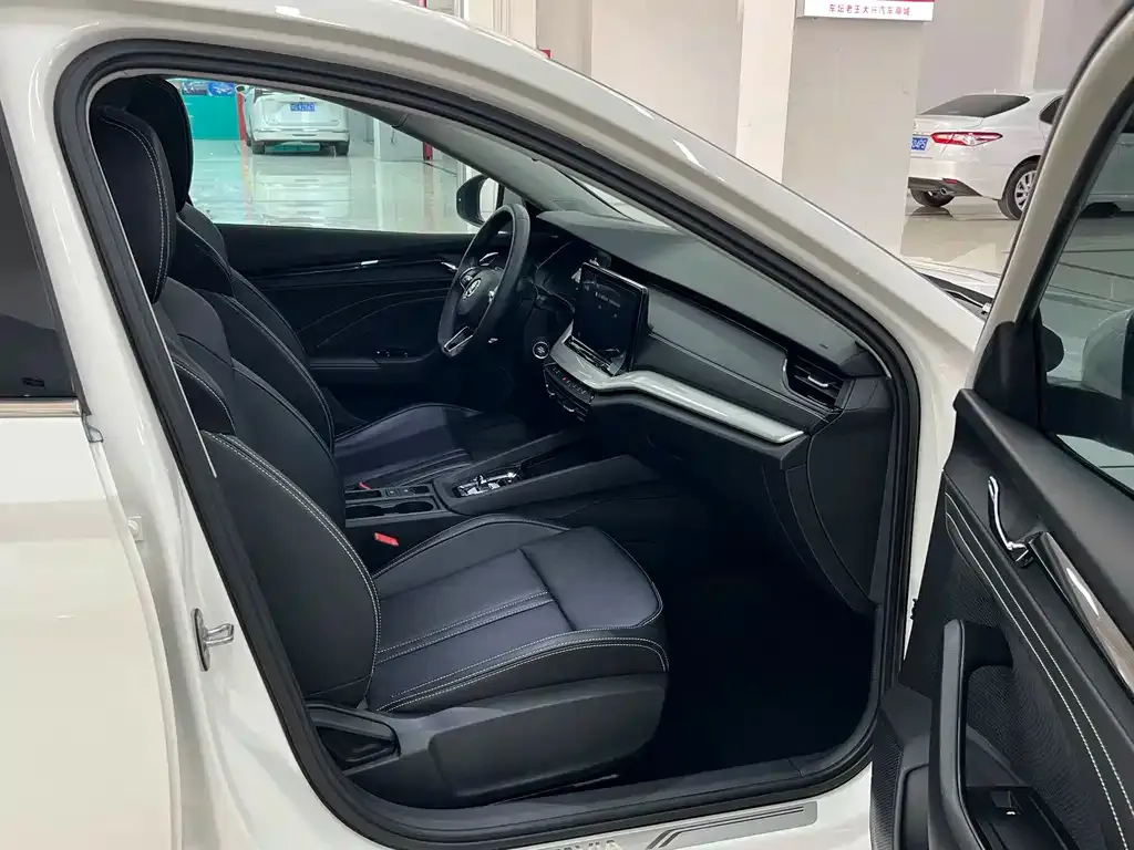 Skoda Octavia — фото 4