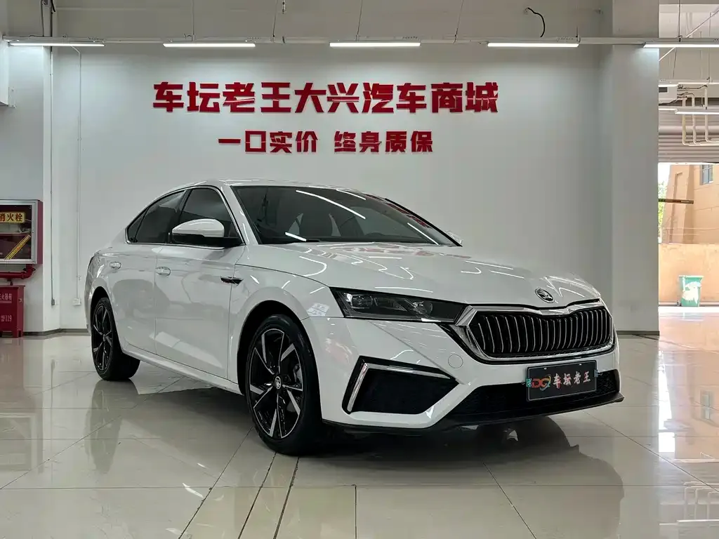Skoda Octavia — фото 5