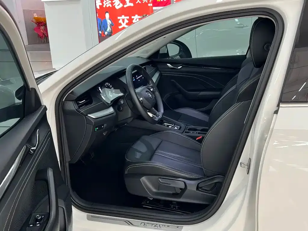 Skoda Octavia — фото 7
