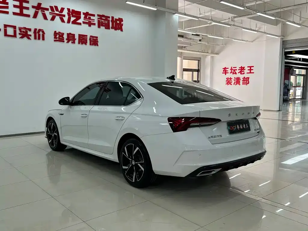 Skoda Octavia — фото 9