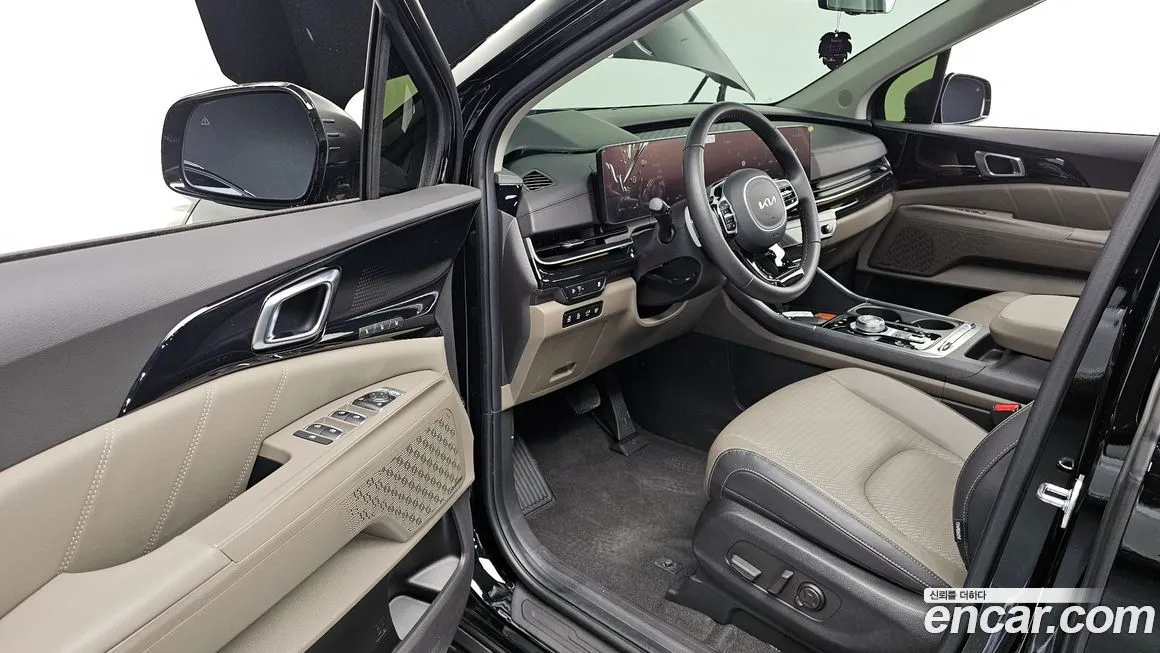 Kia Carnival — фото 10
