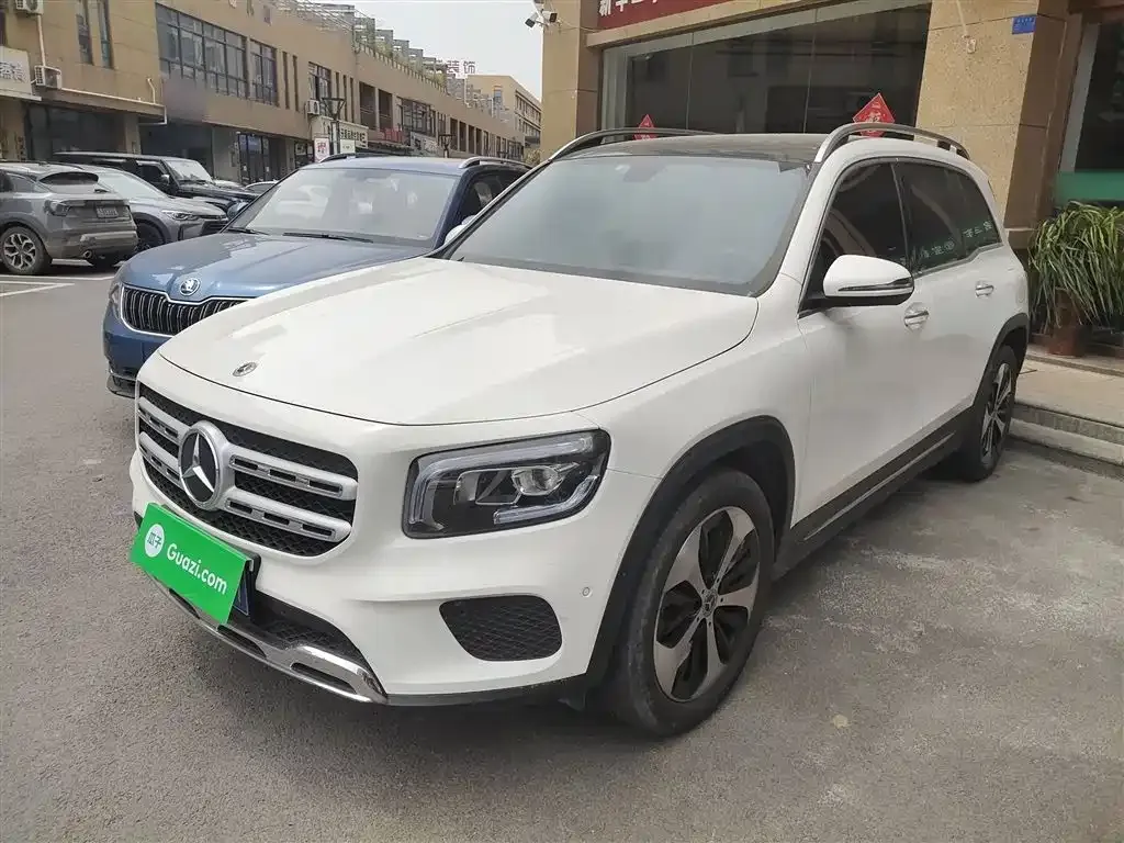 Mercedes-Benz GLB — фото 1