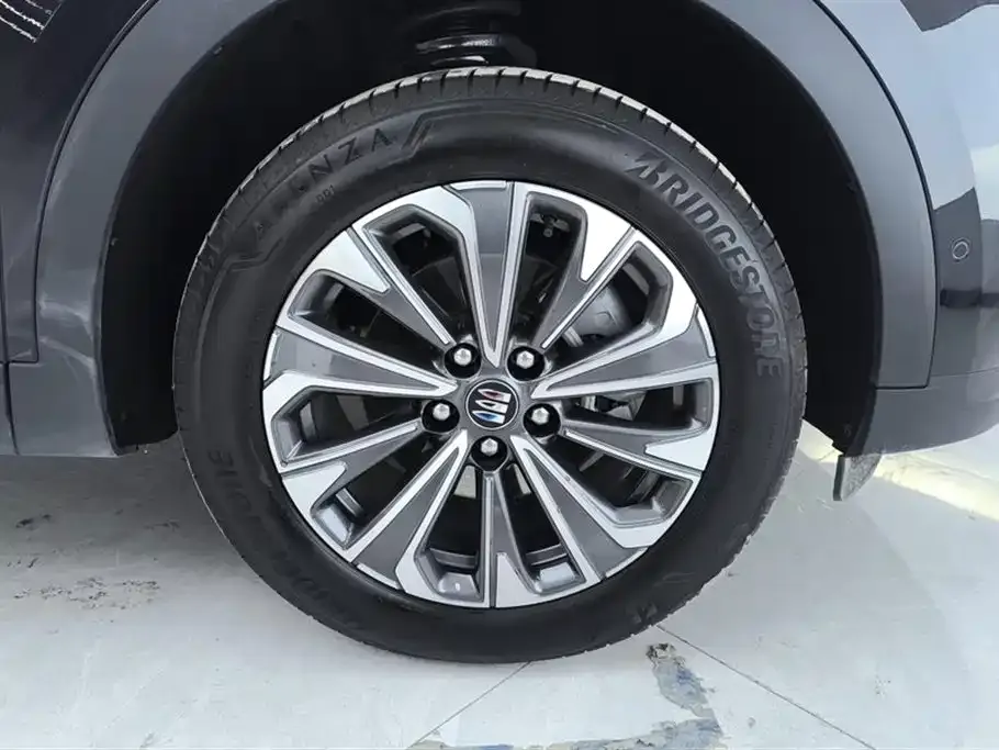 Buick Envision Plus — фото 10