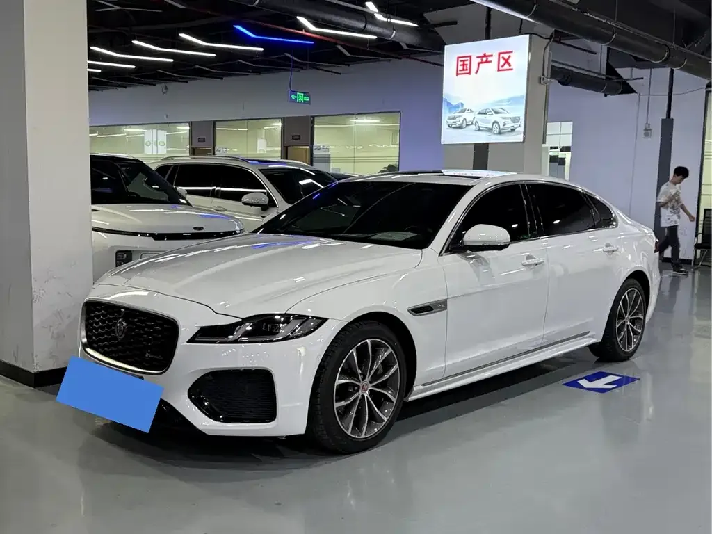Jaguar XFL — фото 1