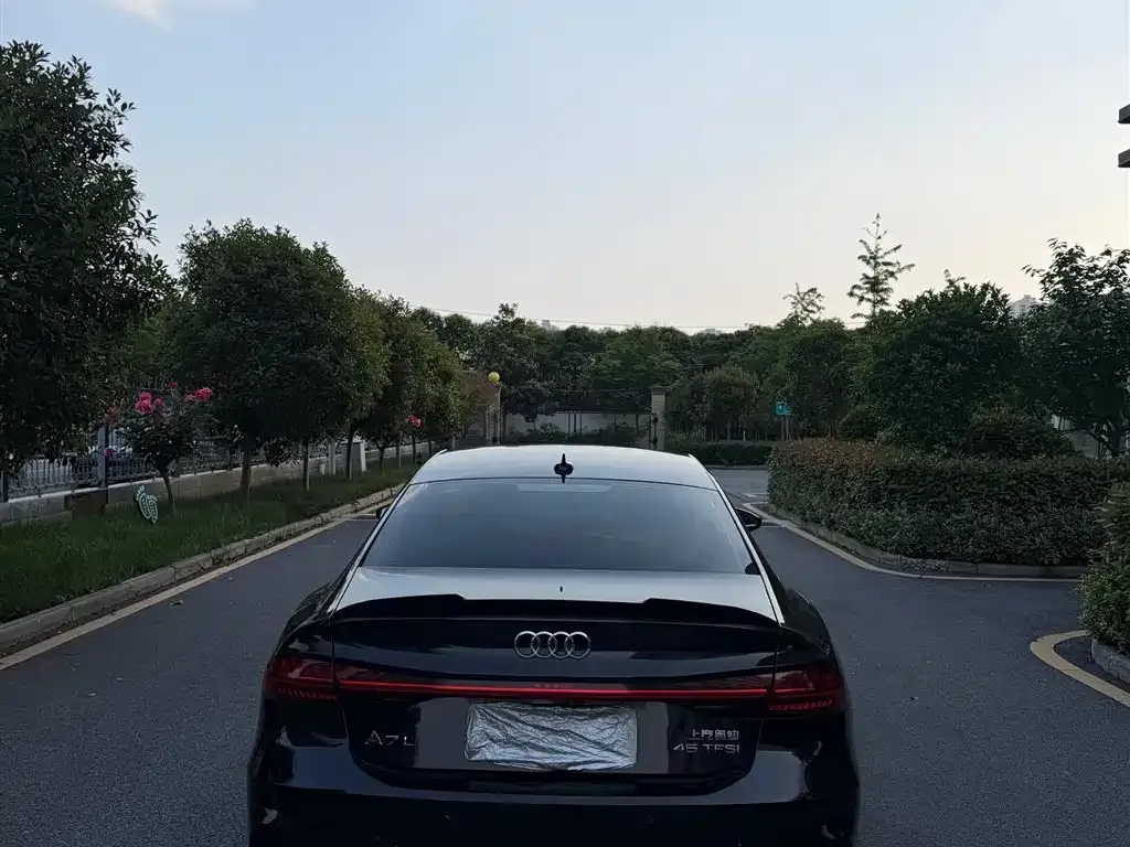 Audi A7L — фото 5
