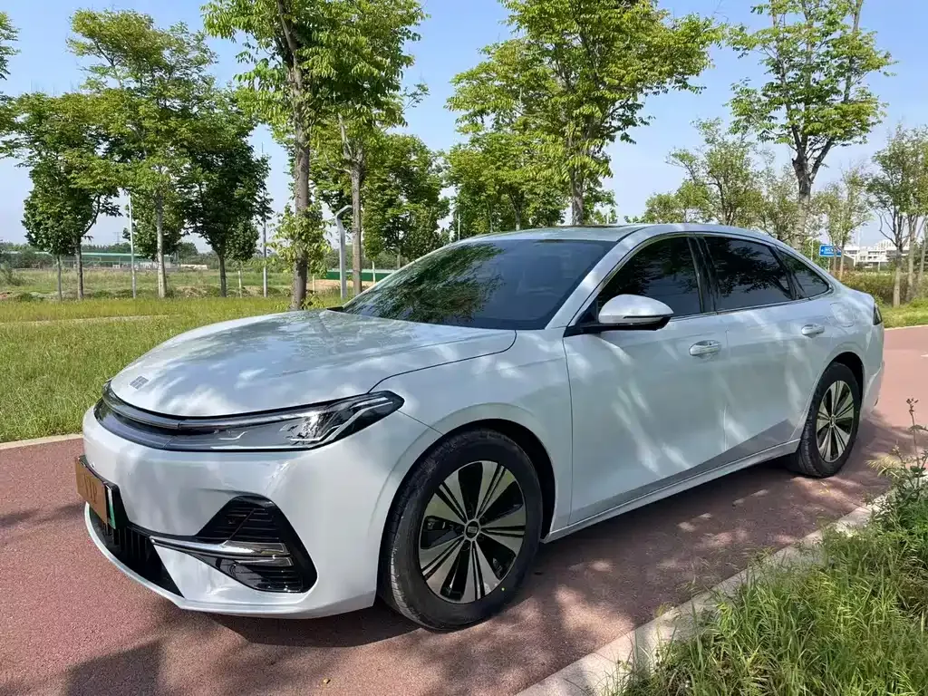 Geely Galaxy A7 — фото 1
