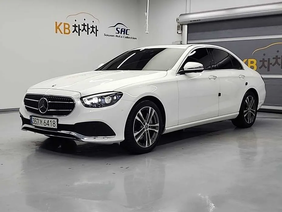 Mercedes-Benz E-Class — фото 1