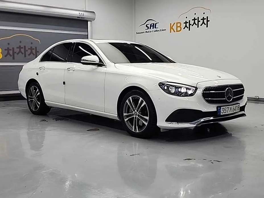 Mercedes-Benz E-Class — фото 2