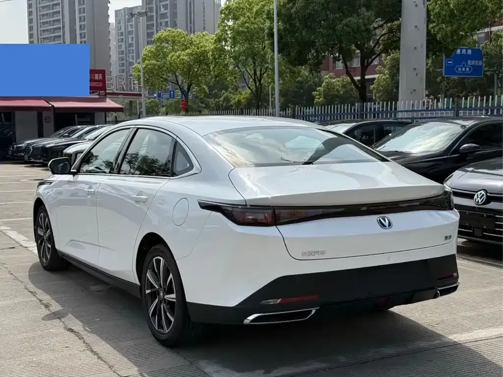 Changan Eado — фото 4